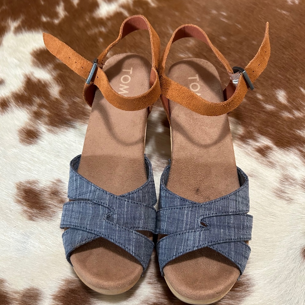 TOMS Chambray  Suede Beatrix Clog Sandals Size US 7